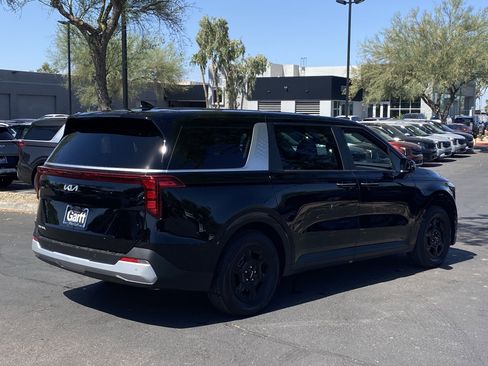 New 2026 Kia Carnival image 4