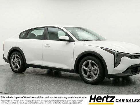 Used 2025 Kia K4 FWD image 1