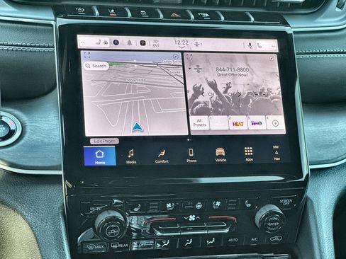 New 2025 Jeep Grand Cherokee Limited w/ Luxury Tech Group II image 18