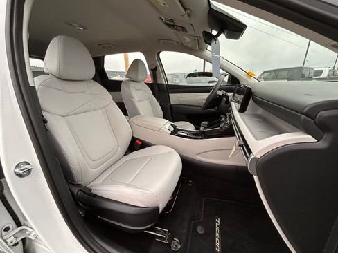 Used 2025 Hyundai Tucson SE image 29