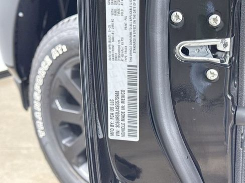 Used 2025 RAM 2500 Big Horn image 29