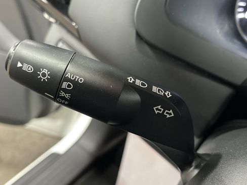 Used 2024 Nissan Pathfinder S image 21