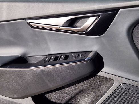 New 2025 Kia EV6 Light w/ Light LR Technology Package image 6