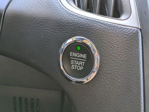 Used 2024 Ford Edge SE image 30