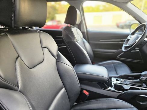 Used 2025 Kia Telluride S FWD image 14