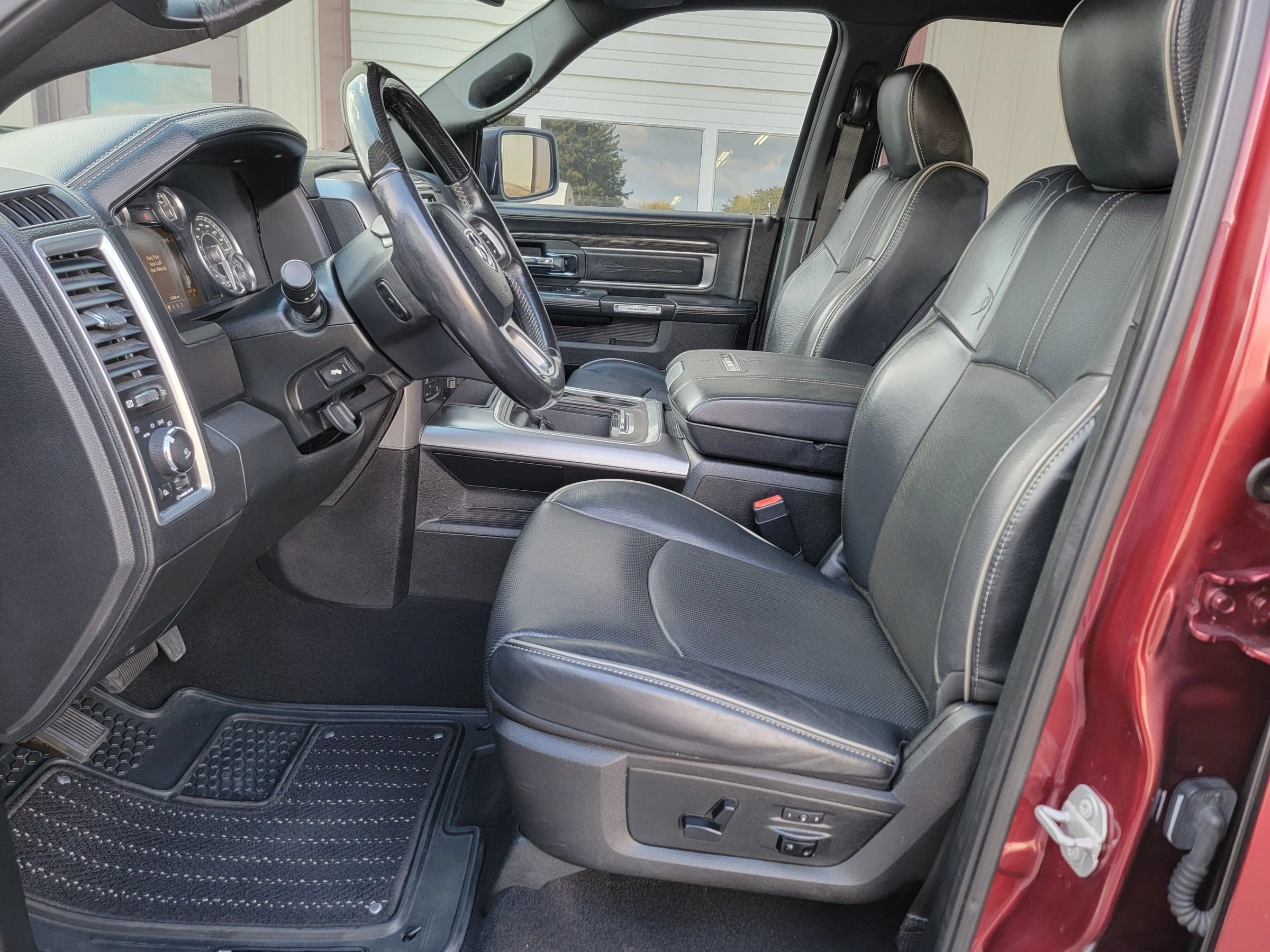 Used 2018 RAM 1500 Limited AWD/4WD image 13
