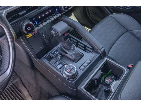 Used 2025 Toyota Tacoma TRD Off-Road w/ TRD Off Road Premium Package AWD/4WD image 27
