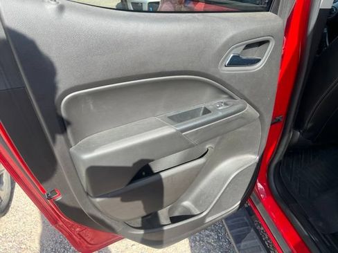 Used 2018 Chevrolet Colorado LT AWD/4WD image 10