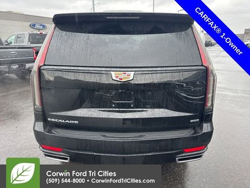 Used 2022 Cadillac Escalade Premium Luxury image 13