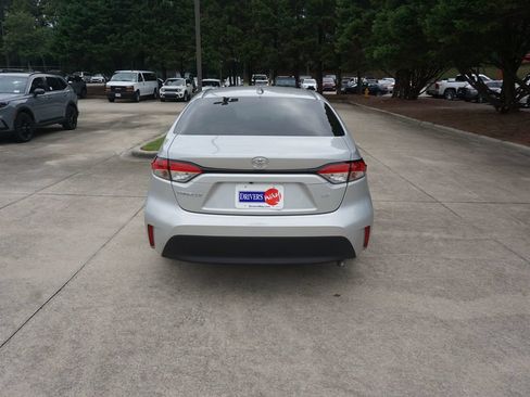 Used 2024 Toyota Corolla LE FWD image 21