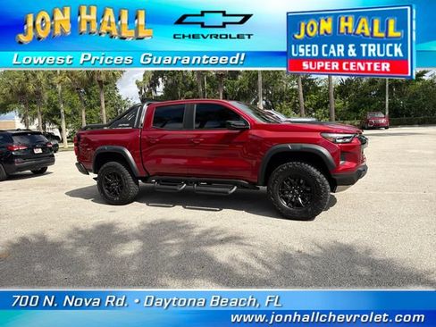 Used 2025 Chevrolet Colorado ZR2 w/ Midnight Edition AWD/4WD image 19