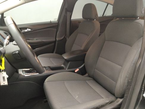 Used 2018 Chevrolet Cruze LT w/ Sun And Sound Package image 17