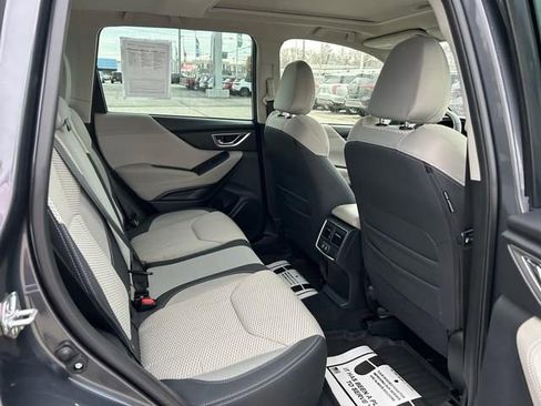 Used 2023 Subaru Forester Premium AWD/4WD image 28