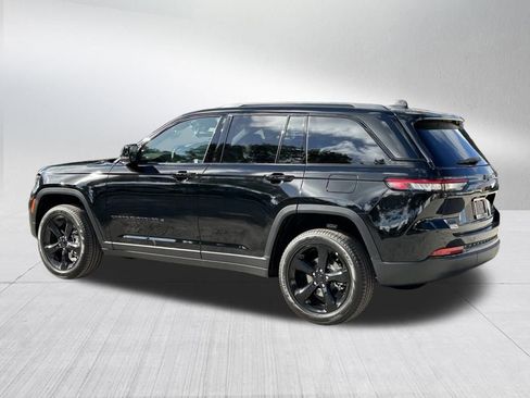 New 2025 Jeep Grand Cherokee Limited w/ Black Appearance Package image 7
