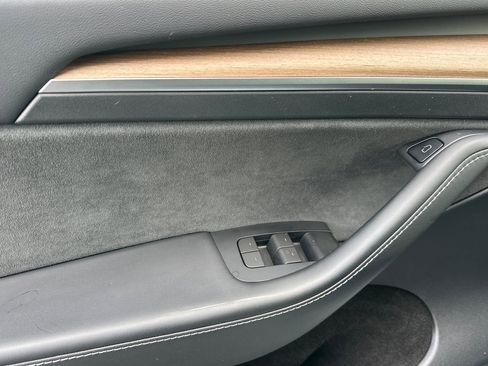 Used 2023 Tesla Model Y Performance image 12