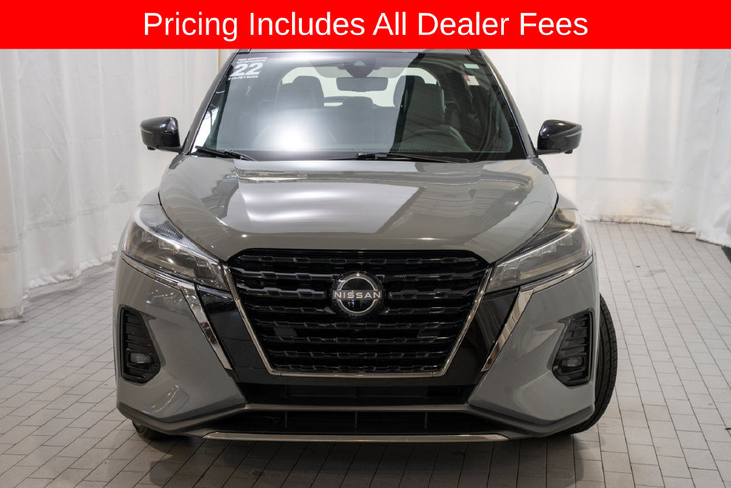 Used 2022 Nissan Kicks SR w/ Premium Package FWD image 2
