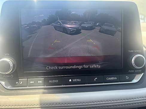 Certified 2025 Nissan Rogue SV AWD/4WD image 15