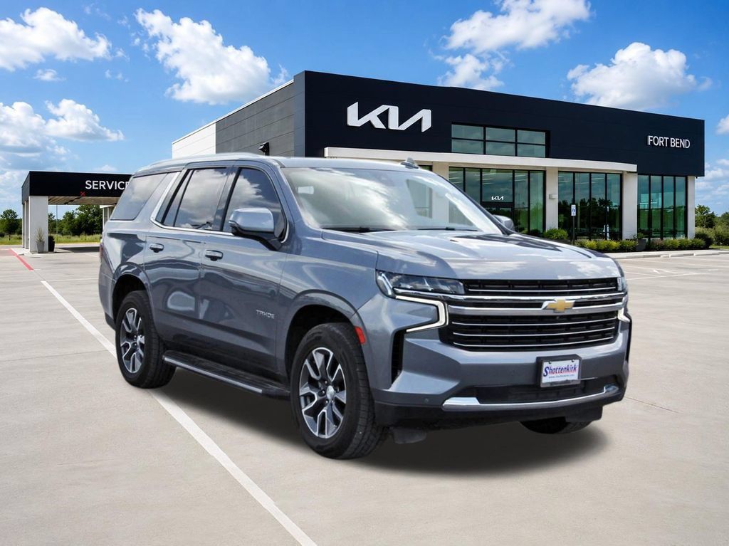 Used 2022 Chevrolet Tahoe LT w/ LT Signature Plus Package RWD image 3