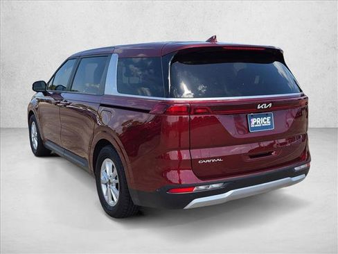 Used 2024 Kia Carnival LX FWD image 7