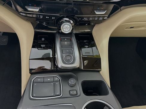 Used 2023 Acura MDX SH-AWD image 17