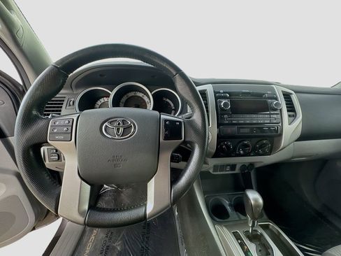 Used 2012 Toyota Tacoma 4x4 Access Cab V6 w/ SR5 Pkg image 13