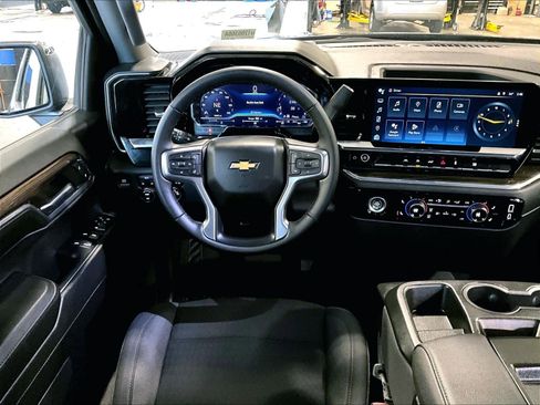 Used 2024 Chevrolet Silverado 1500 LT image 17