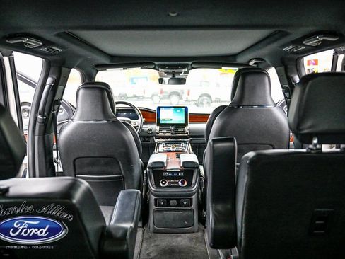 Used 2021 Lincoln Navigator Reserve image 16