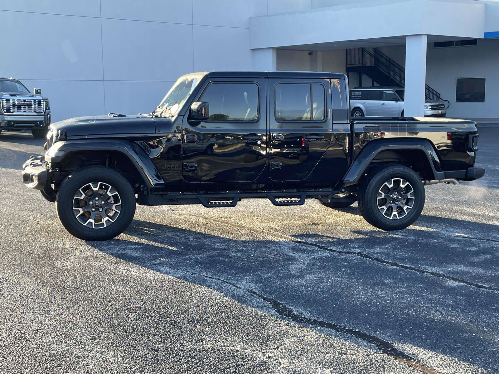 Certified 2026 Jeep Gladiator Sport AWD/4WD image 25