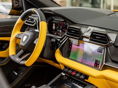 Used 2026 Lamborghini Urus SE AWD/4WD image 30