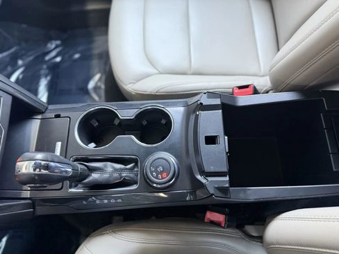 Used 2019 Ford Explorer XLT w/ Equipment Group 202A image 39