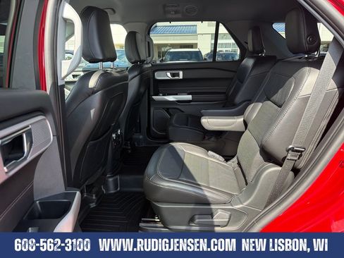Used 2020 Ford Explorer Limited w/ Class III Trailer Tow Package AWD/4WD image 24
