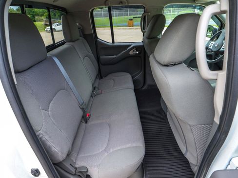 Used 2019 Nissan Frontier SV AWD/4WD image 34