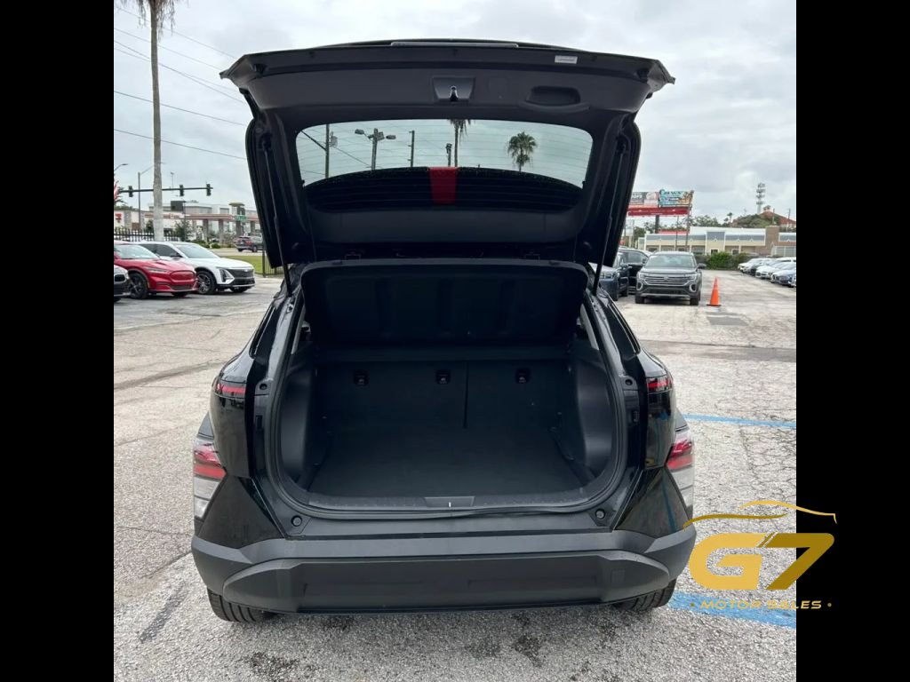 Used 2025 Hyundai Kona SEL FWD image 12