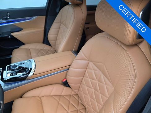 Used 2023 BMW 740i w/ Parking Assistance Package RWD image 11