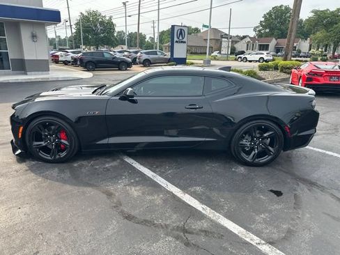 Used 2021 Chevrolet Camaro LT w/ RS Package RWD image 5