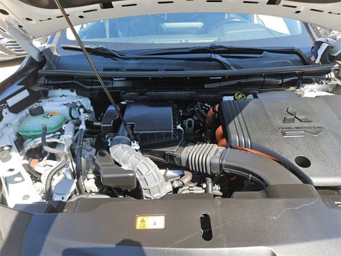 Used 2023 Mitsubishi Outlander SE image 33
