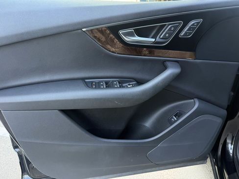 Used 2017 Audi Q7 3.0T Premium Plus image 17