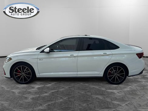 Used 2025 Volkswagen Jetta GLI Autobahn FWD image 2