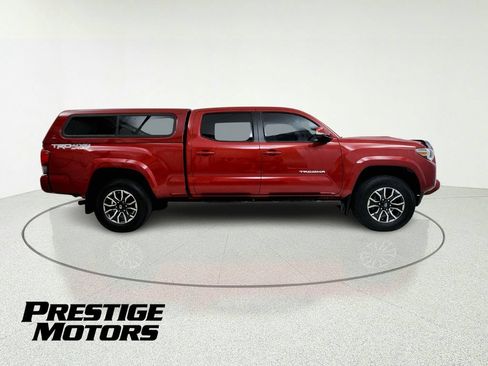 Used 2017 Toyota Tacoma TRD Sport w/ Tow Package AWD/4WD image 9
