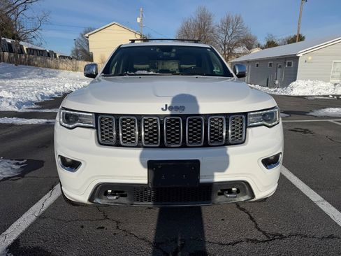 Used 2018 Jeep Grand Cherokee Overland image 2