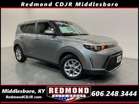 Used 2025 Kia Soul LX w/ LX Technology Package FWD image 1