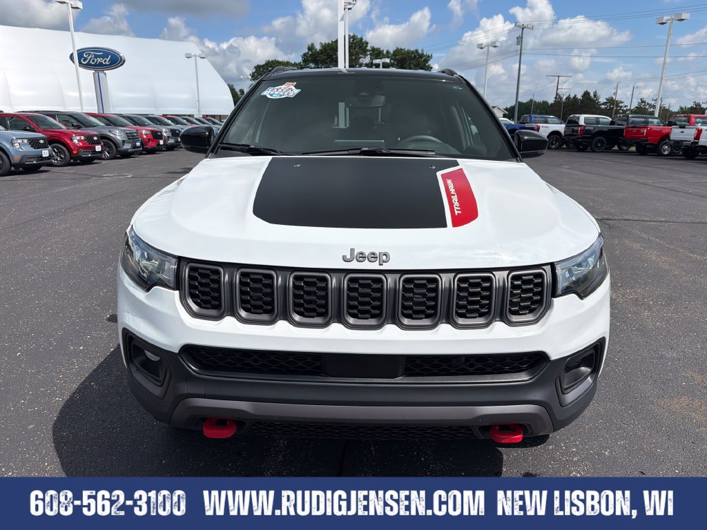 Used 2025 Jeep Compass Trailhawk AWD/4WD image 8
