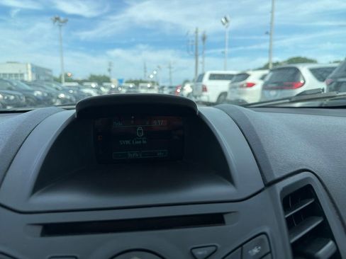 Used 2015 Ford Fiesta SE FWD image 19