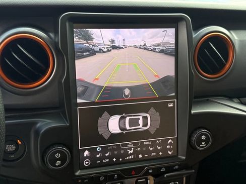 Used 2021 Jeep Gladiator Mojave AWD/4WD image 21