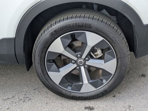 New 2026 Volvo XC40 B5 Plus w/ Climate Package AWD/4WD image 16