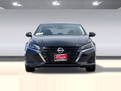 Used 2025 Nissan Altima 2.5 SV image 5