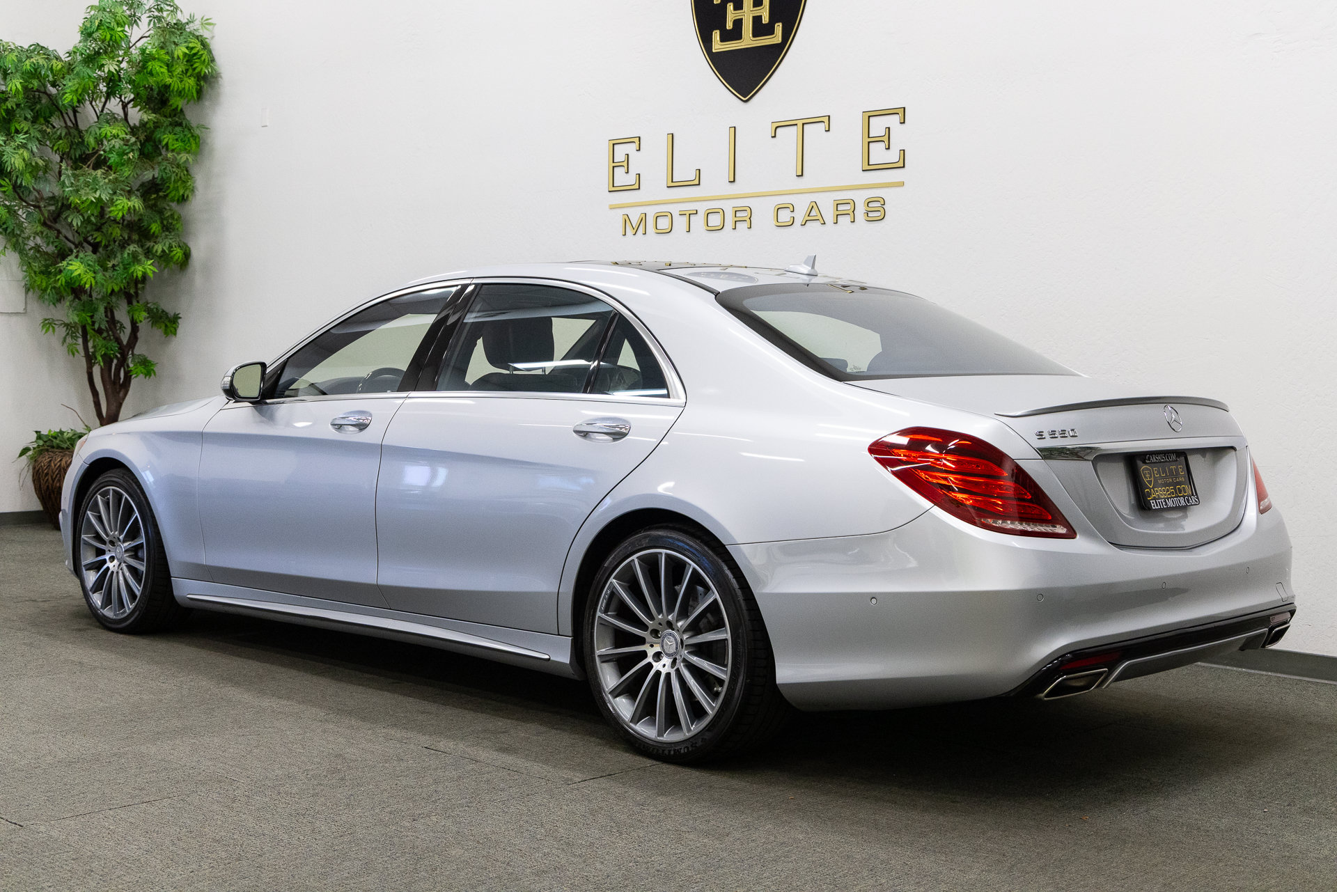Used 2016 Mercedes-Benz S 550 Sedan image 3