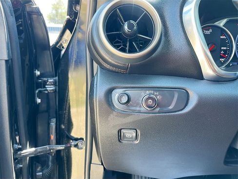 Used 2024 Chevrolet Blazer Premier image 10