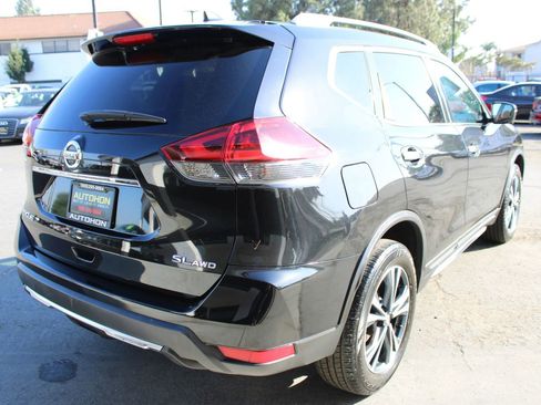 Used 2018 Nissan Rogue SL image 36