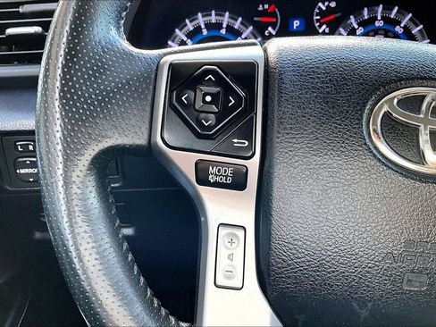 Used 2016 Toyota 4Runner SR5 AWD/4WD image 11
